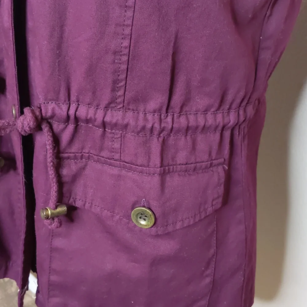 C'ESTTOI Burgundy Vest Size Medium